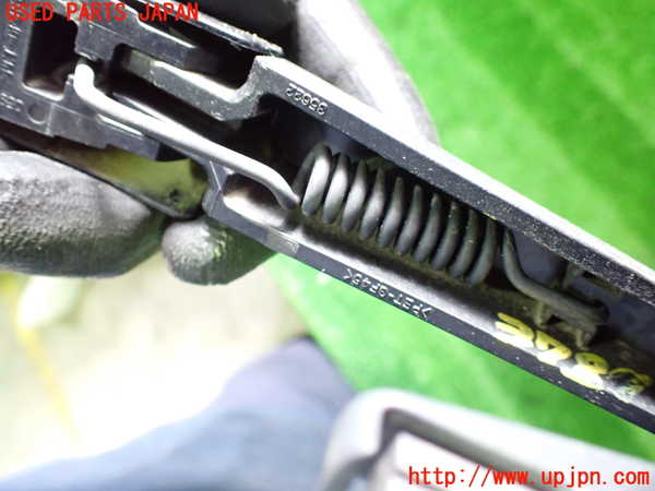 1UPJ-9237871661]ストリーム(RN8)リアワイパーアーム1 中古_3