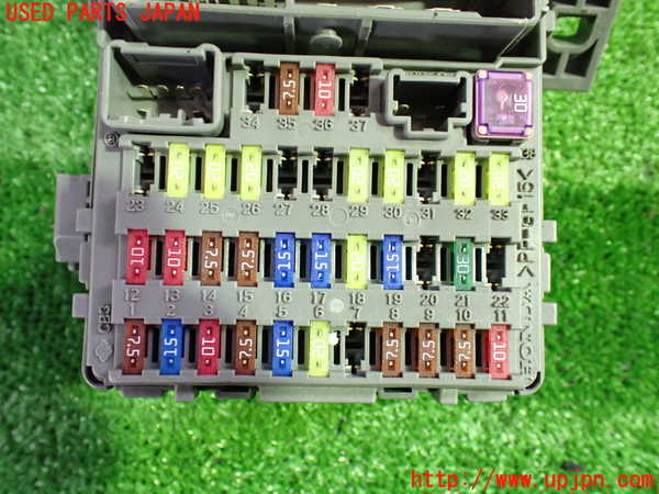 1UPJ-9237876741]ストリーム(RN8)ヒューズボックス1 (室内 運転席側) 中古_3