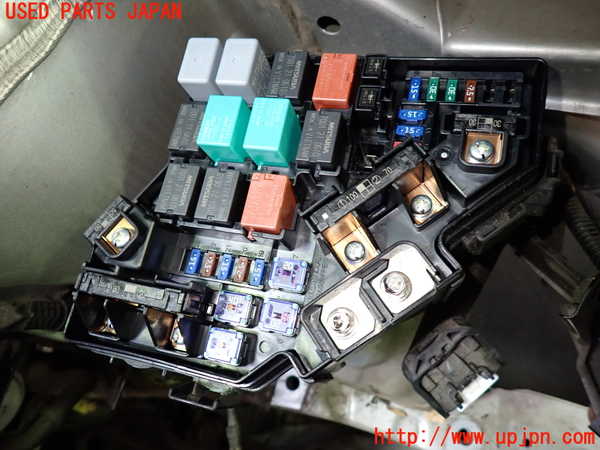1UPJ-9237876742]ストリーム(RN8)ヒューズボックス2 (EGルーム 助手席側) 中古_2