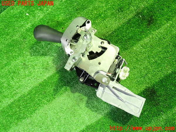 1UPJ-9237877555]ストリーム(RN8)ATシフトレバー 中古_3