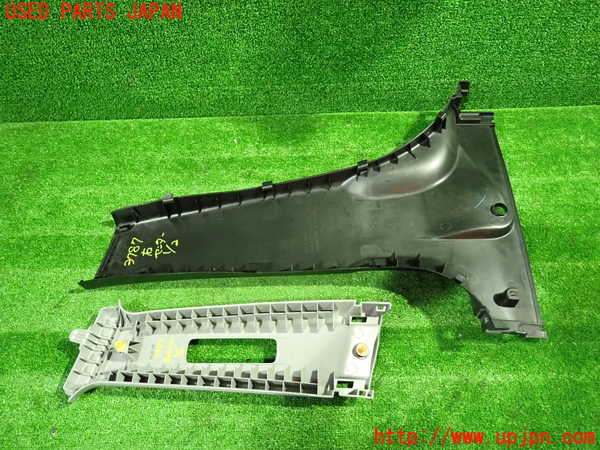 1UPJ-9237877665]ストリーム(RN8)右センターピラートリム 中古_2