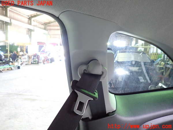 1UPJ-9237877675]ストリーム(RN8)右リアピラートリム 中古_2