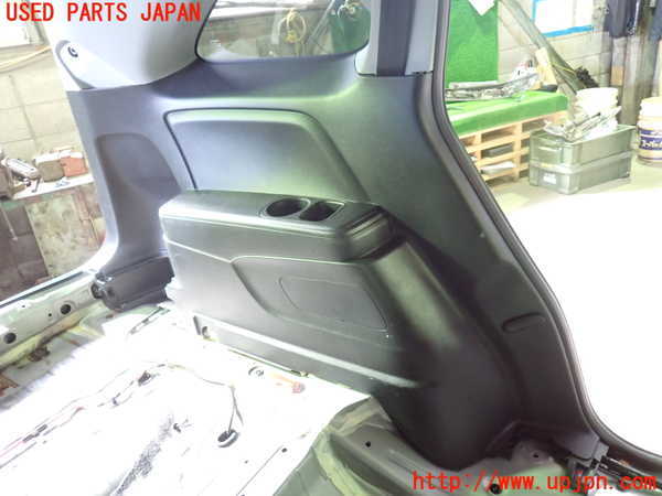 1UPJ-9237877680]ストリーム(RN8)左リアピラートリム 中古_4