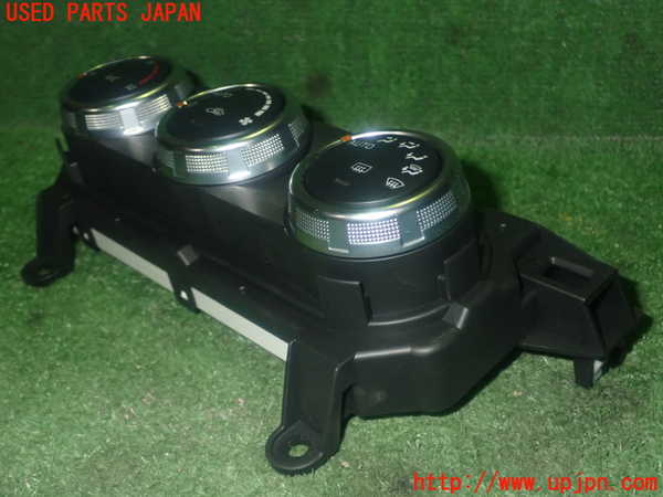 1UPJ-9237896066]CX-3(DK5AW)エアコンスイッチ1 中古_2