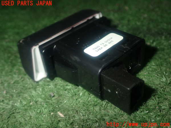 1UPJ-9237896290]CX-3(DK5AW)ハザードスイッチ 中古_3
