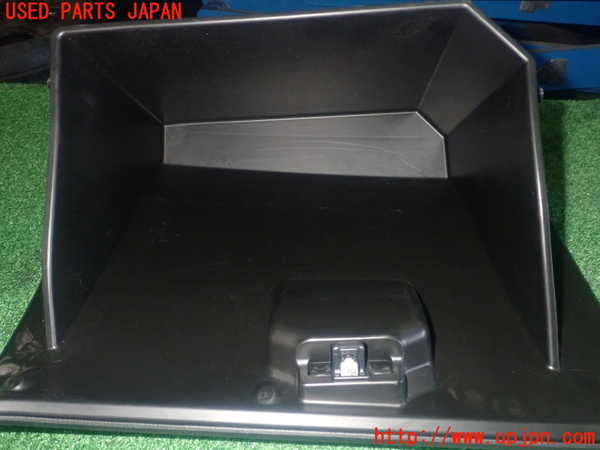 1UPJ-9237897516]CX-3(DK5AW)グローブボックス1 中古_4