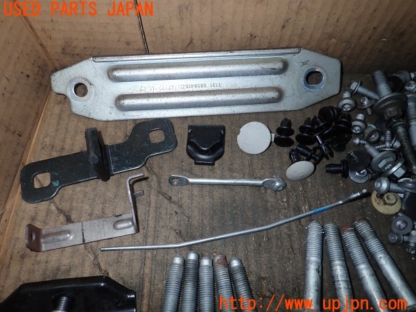 3UPJ=9237900720]BMW ミニ(MINI)クーパーD(XV15MW F55)ネジ・ナット・ステー類 セット ジャンク_2
