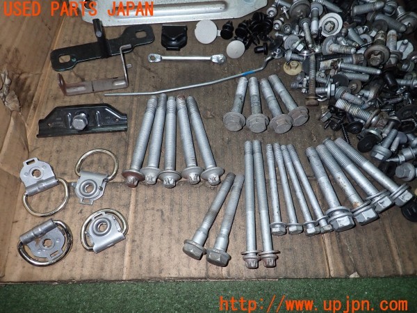 3UPJ=9237900720]BMW ミニ(MINI)クーパーD(XV15MW F55)ネジ・ナット・ステー類 セット ジャンク_3