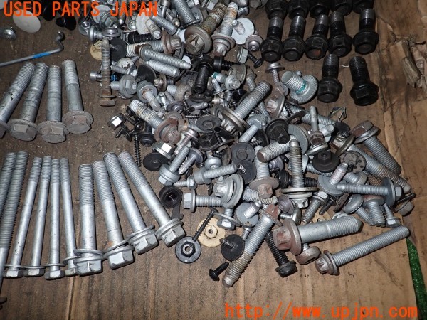 3UPJ=9237900720]BMW ミニ(MINI)クーパーD(XV15MW F55)ネジ・ナット・ステー類 セット ジャンク_5