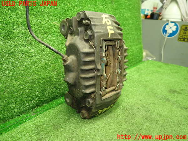 1UPJ-9237924080]サバンナ RX-7 カブリオレ(FC3C)右フロントキャリパー 中古_2