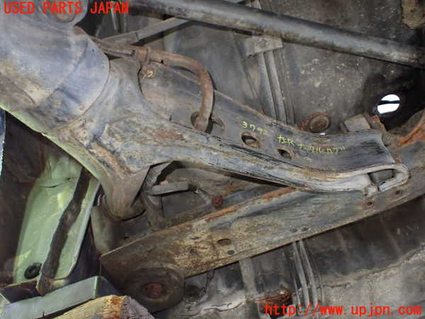 1UPJ-9237924305]サバンナ RX-7 カブリオレ(FC3C)左リアナックルハブ 中古_3