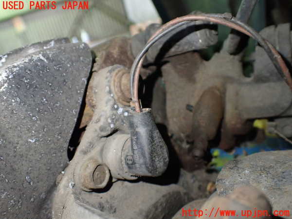 1UPJ-9237924305]サバンナ RX-7 カブリオレ(FC3C)左リアナックルハブ 中古_4