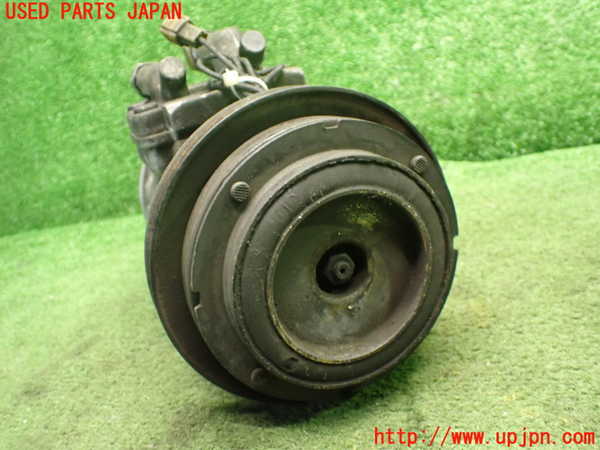 1UPJ-9237926025]サバンナ RX-7 カブリオレ(FC3C)エアコンコンプレッサー 中古_3