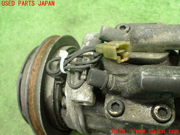 1UPJ-9237926025]サバンナ RX-7 カブリオレ(FC3C)エアコンコンプレッサー 中古_4