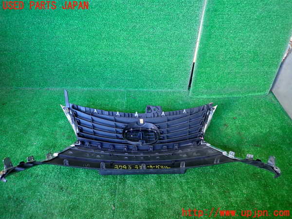 1UPJ-9237931050]レクサス・IS300h(AVE30)ラジエターグリル 中古_4