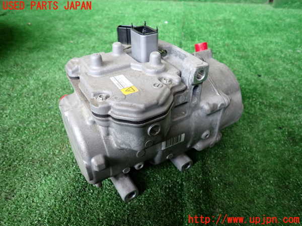 1UPJ-9237936025]レクサス・IS300h(AVE30)エアコンコンプレッサー 中古_2