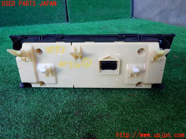 1UPJ-9237936066]レクサス・IS300h(AVE30)エアコンスイッチ1 中古_2