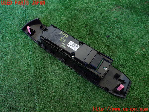 1UPJ-9237936240]レクサス・IS300h(AVE30)右前パワーウィンドウスイッチ 中古_2