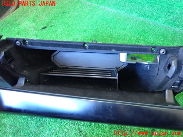 1UPJ-9237937516]レクサス・IS300h(AVE30)グローブボックス1 中古_2
