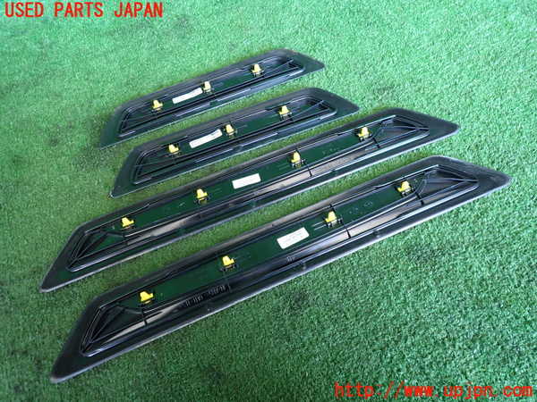 2UPJ-9237947740]BMW 320i グランツーリスモ(3X20)(F34)スカッフプレート 中古_2