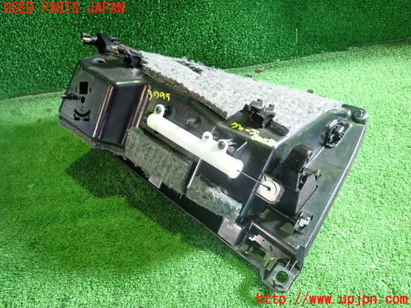 1UPJ-9237957516]アルファロメオ・ジュリア(95220)グローブボックス1 中古_3