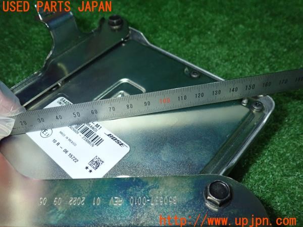 3UPJ=9237960511]ZR-V e：HEV(RZ6)純正 BOSE 8A400-3V0-J01-M1 オーディオアンプ 中古_4