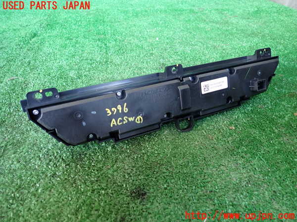 1UPJ-9237966066]ZR-V e：HEV(RZ6)エアコンスイッチ1 中古_2