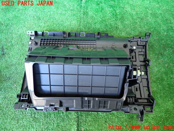 1UPJ-9237967516]ZR-V e：HEV(RZ6)グローブボックス1 中古_3