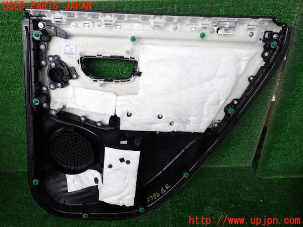 1UPJ-9237961324]ZR-V e：HEV(RZ6)左後ドア内張り 中古_3