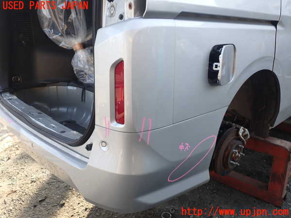 1UPJ-9237971610]セレナ(NC28 C28系)リアバンパー 中古_3