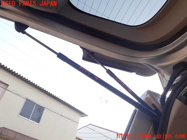 1UPJ-9237971584]セレナ(NC28 C28系)リアゲートダンパー 中古_2