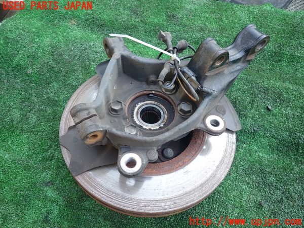 1UPJ-9237974295]セレナ(NC28 C28系)左フロントナックルハブ 中古_2