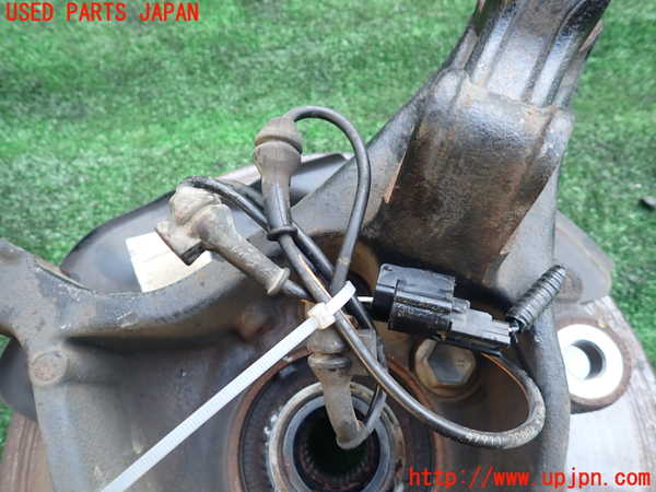1UPJ-9237974295]セレナ(NC28 C28系)左フロントナックルハブ 中古_3