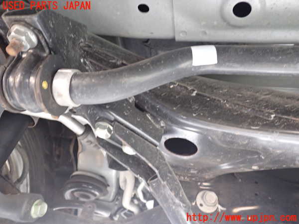 1UPJ-9237975295]セレナ(NC28 C28系)リアメンバー 中古_3