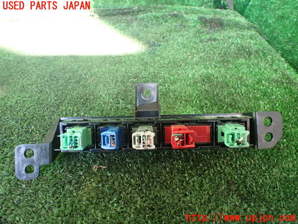 1UPJ-9237976307]セレナ(NC28 C28系)スイッチ2 (ECOモード他) 中古_2