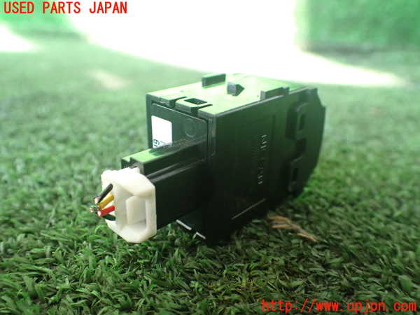 1UPJ-9237976309]セレナ(NC28 C28系)スイッチ4 (ヘッドランプレベリング) 中古_2
