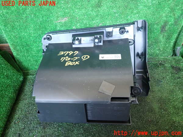 1UPJ-9237977516]セレナ(NC28 C28系)グローブボックス1 中古_4