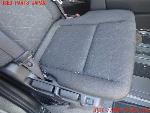 1UPJ-9237977145]セレナ(NC28 C28系)右2列目シート 中古_3