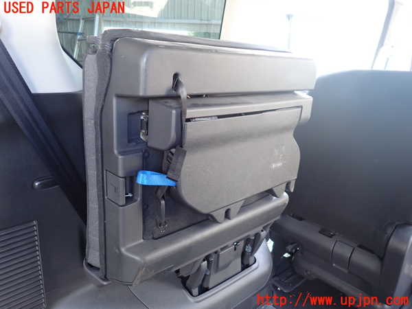 1UPJ-9237977265]セレナ(NC28 C28系)左3列目シート 中古_5