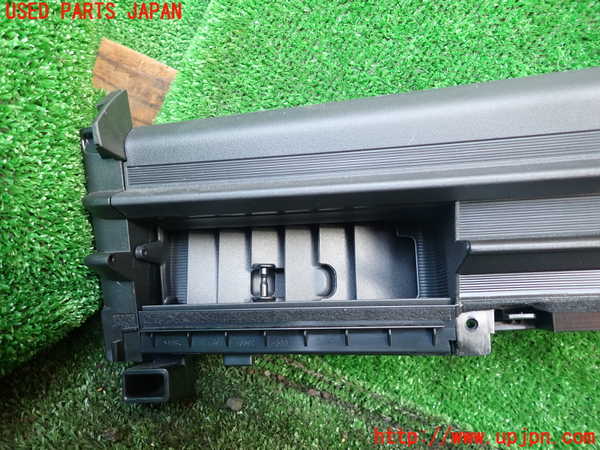 1UPJ-9237977527]セレナ(NC28 C28系)エアコン吹き出し口2 (真中) 中古_2