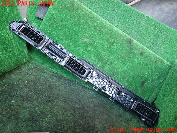 1UPJ-9237977527]セレナ(NC28 C28系)エアコン吹き出し口2 (真中) 中古_4