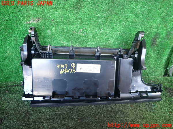 1UPJ-9237977841]セレナ(NC28 C28系)小物入れ1 中古_3