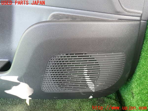 1UPJ-9237971264]セレナ(NC28 C28系)左前ドア内張り 中古_3