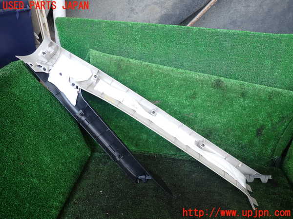 1UPJ-9237977655]セレナ(NC28 C28系)右フロントピラートリム 中古_2
