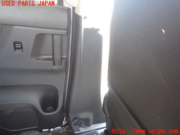 1UPJ-9237977670]セレナ(NC28 C28系)左センターピラートリム 中古_3