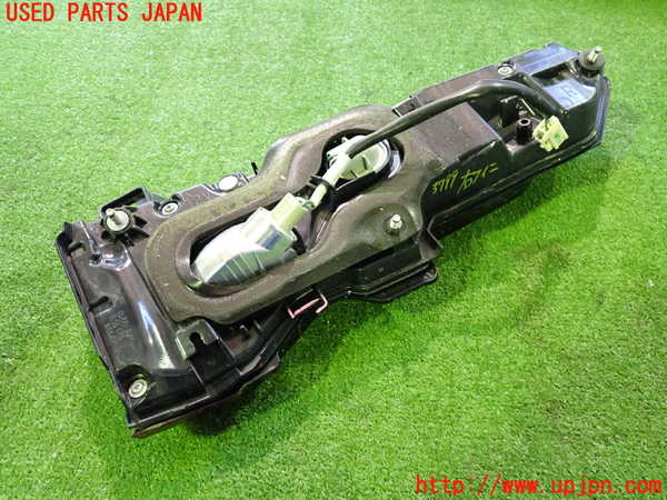 2UPJ-9237991550]アウトランダーPHEV(GN0W)右リアフィニッシャー ジャンク_2