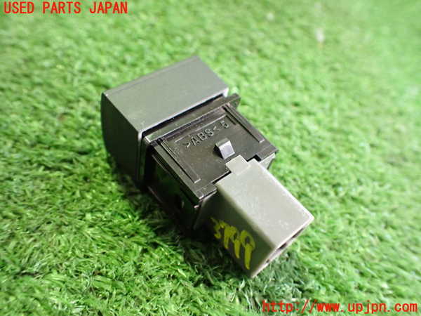 2UPJ-9237996309]アウトランダーPHEV(GN0W)スイッチ4(給油口) 中古_3