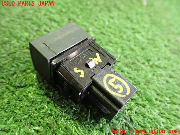 2UPJ-9237996310]アウトランダーPHEV(GN0W)スイッチ5(AC1500W) 中古_2