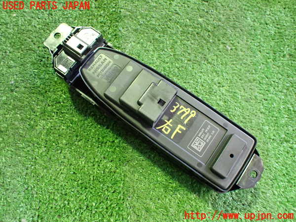 2UPJ-9237996240]アウトランダーPHEV(GN0W)右前パワーウィンドウスイッチ 中古_2