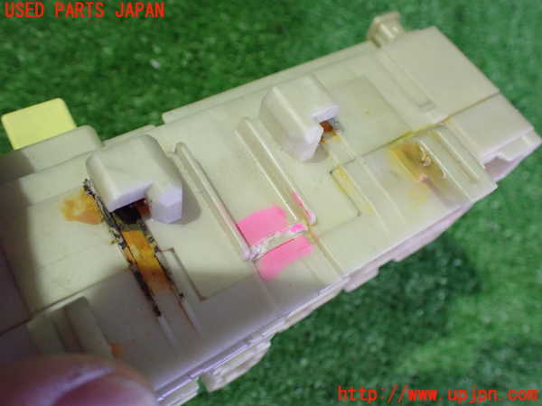 2UPJ-9237996742]アウトランダーPHEV(GN0W)ヒューズボックス2(室内助手席側) ジャンク_3